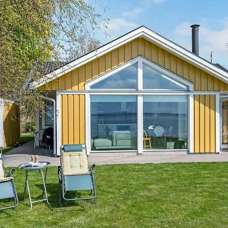 Front In With House Sea View *