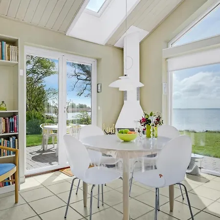 Front In With House Sea View *