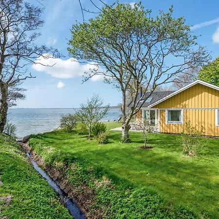 Front In With House Sea View *
